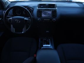 Toyota Land Cruiser - 2016