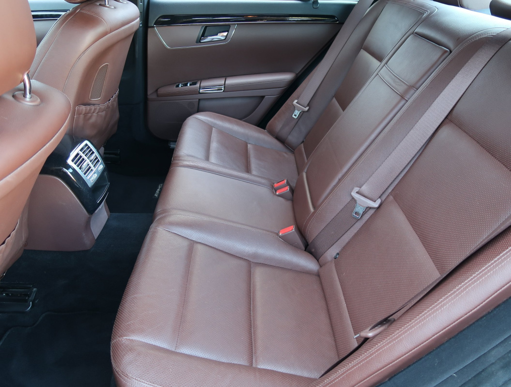 Mercedes-Benz S