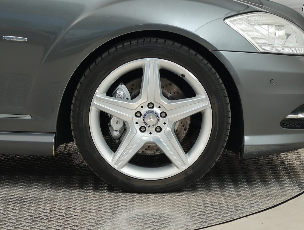 Mercedes-Benz S