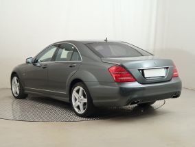Mercedes-Benz S - 2011