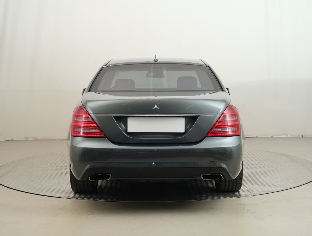 Mercedes-Benz S