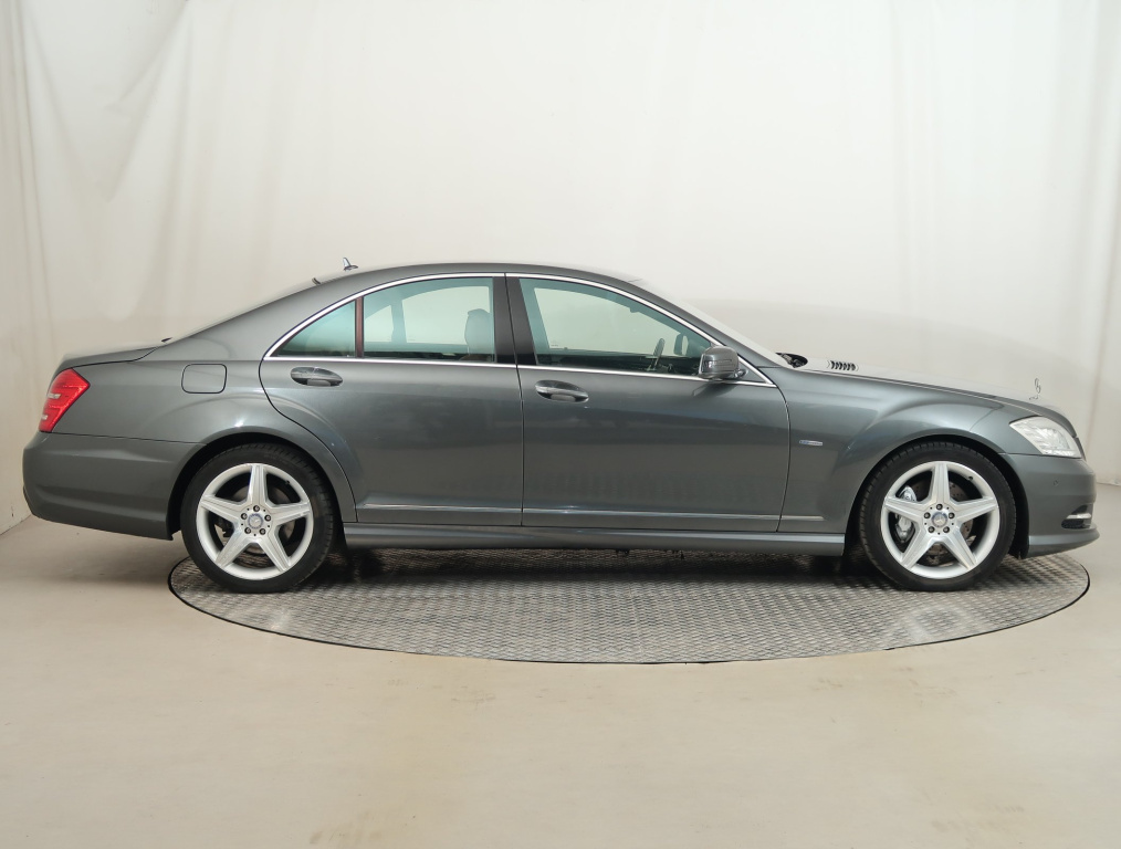 Mercedes-Benz S