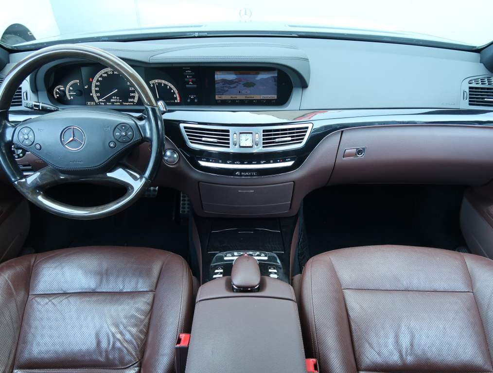 Mercedes-Benz S