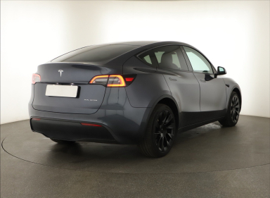 Tesla Model Y - 2021
