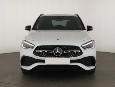 Mercedes-Benz GLA - 2021
