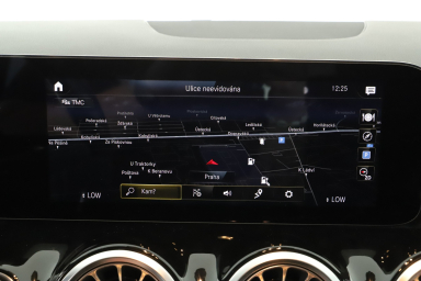 Mercedes-Benz GLA - 2021