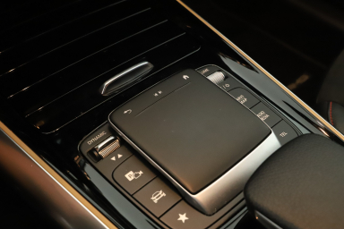 Mercedes-Benz GLA - 2021