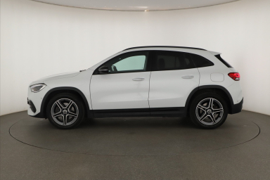 Mercedes-Benz GLA - 2021