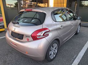 Peugeot 208 - 2012
