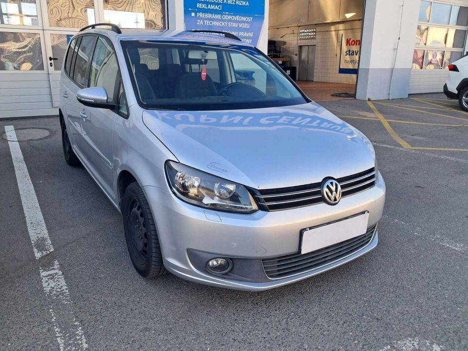 Volkswagen Touran - 2011