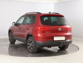 Volkswagen Tiguan - 2012