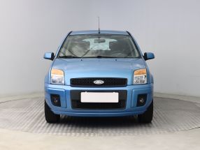 Ford Fusion - 2010