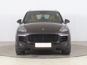 Porsche Cayenne - 2016