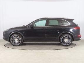 Porsche Cayenne - 2016