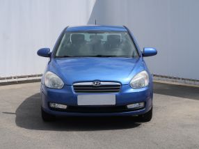 Hyundai Accent - 2010