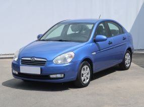 Hyundai Accent - 2010