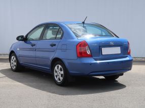Hyundai Accent - 2010