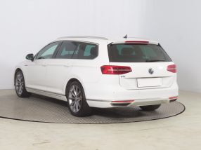 Volkswagen Passat - 2016