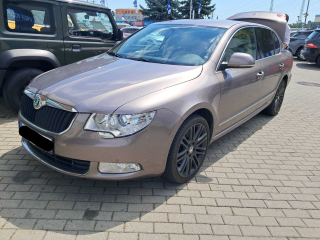 Škoda Superb 2011