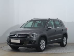 Volkswagen Tiguan - 2012