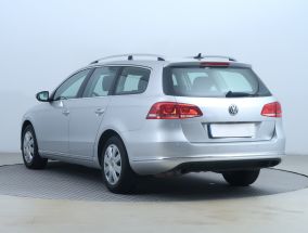 Volkswagen Passat - 2011