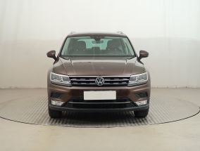 Volkswagen Tiguan - 2016