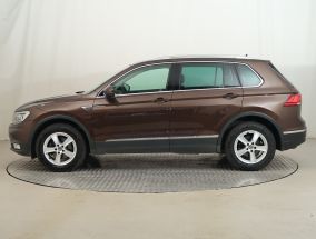 Volkswagen Tiguan - 2016