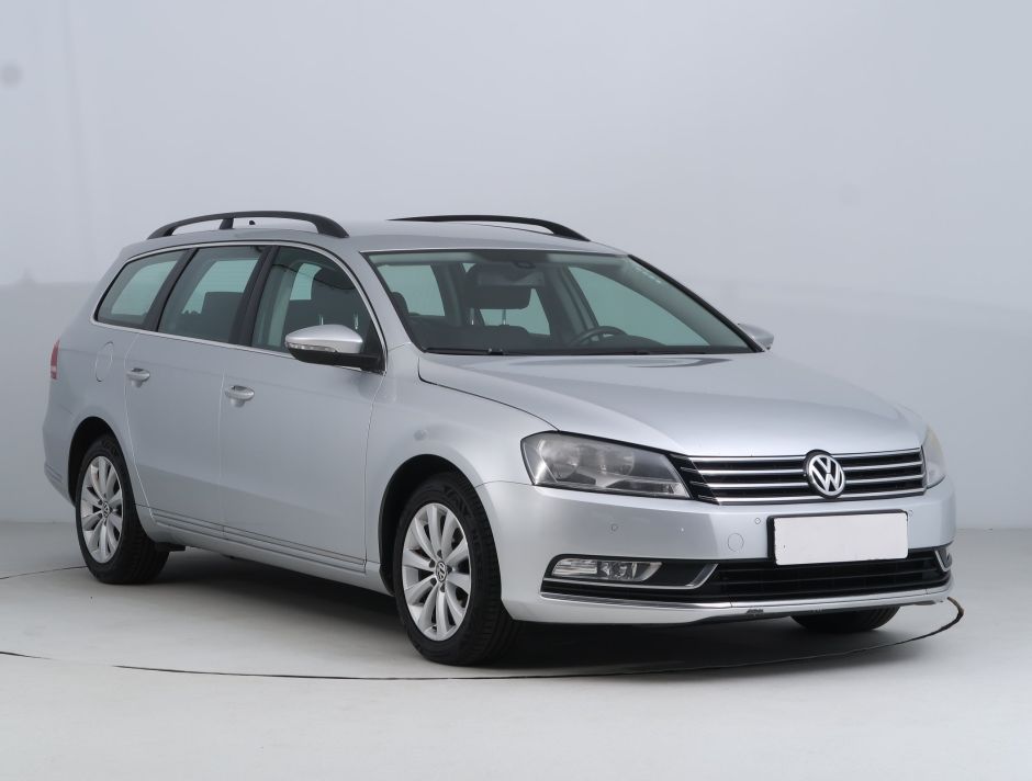 Volkswagen Passat - 2011