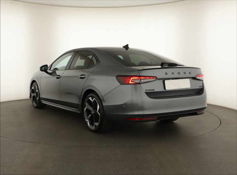 Škoda Superb, 2025