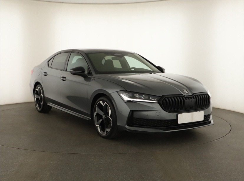 Škoda Superb, 2025