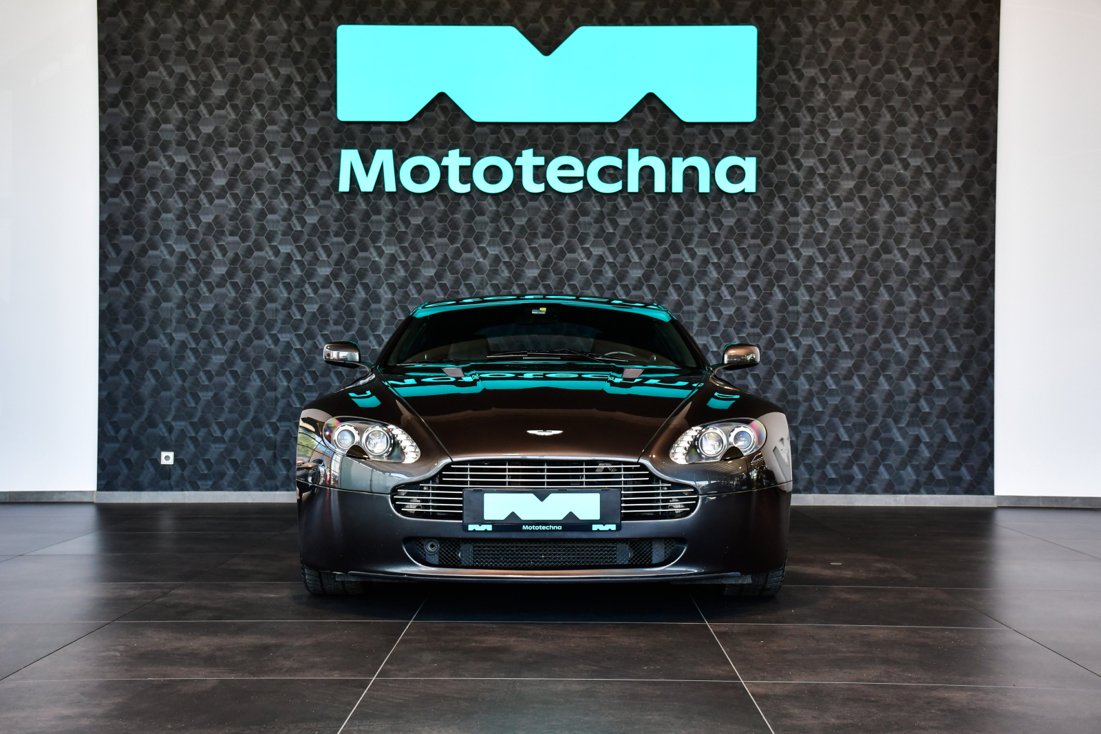 Aston Martin V8 Vantage - 2007