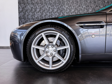 Aston Martin V8 Vantage - 2007