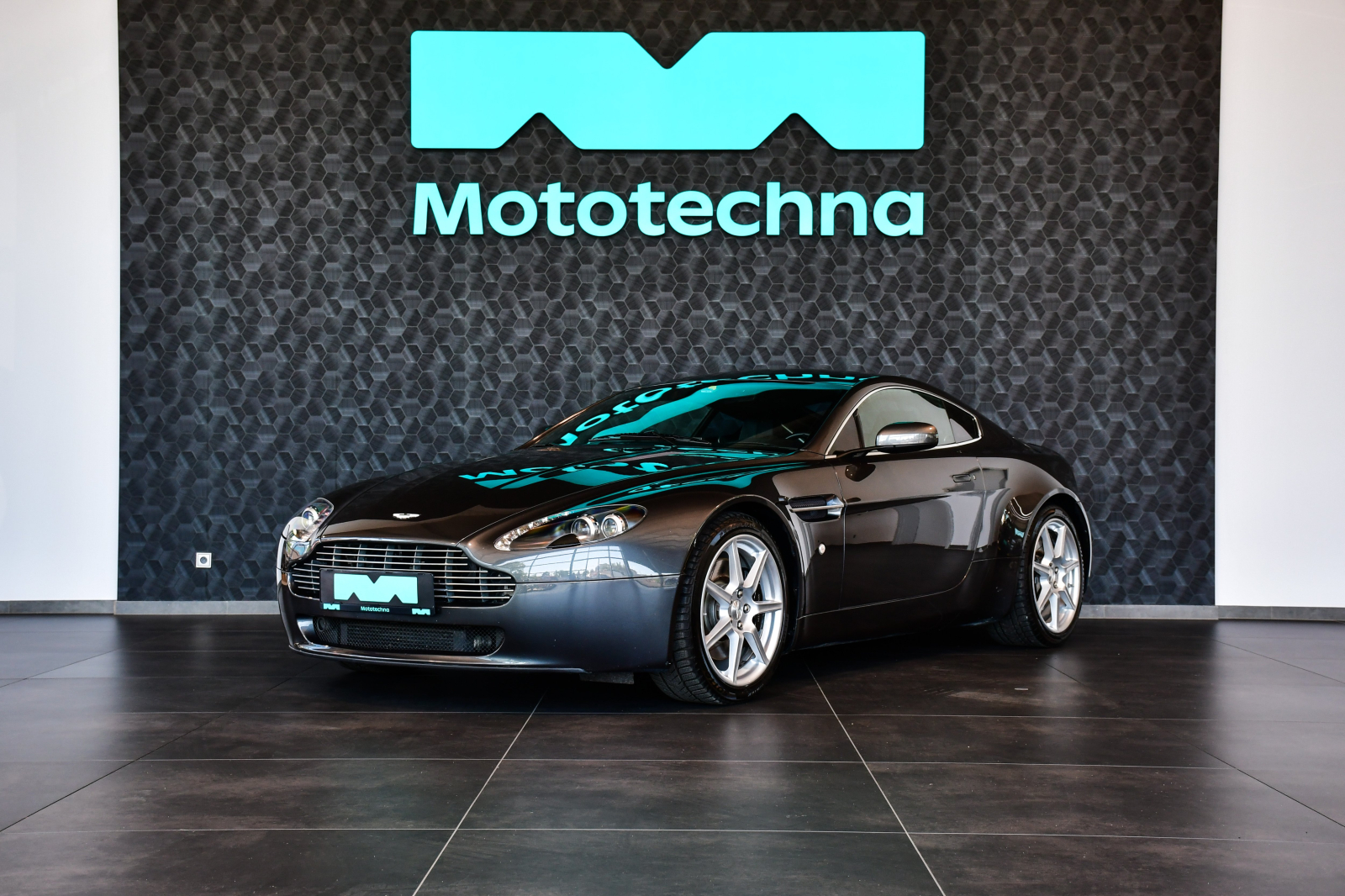 Aston Martin V8 Vantage - 2007