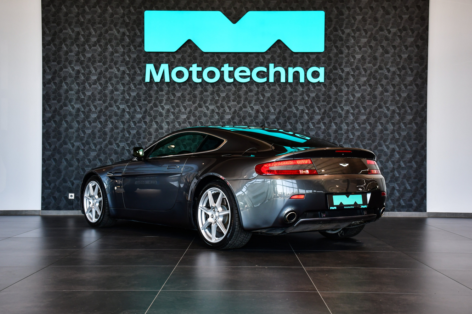 Aston Martin V8 Vantage - 2007