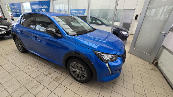 Peugeot e-208