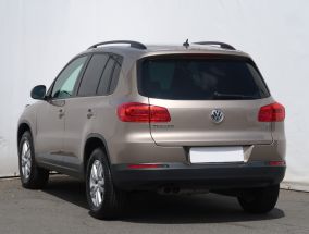 Volkswagen Tiguan - 2011