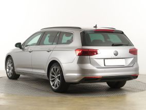 Volkswagen Passat - 2021