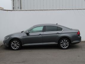Volkswagen Passat - 2016