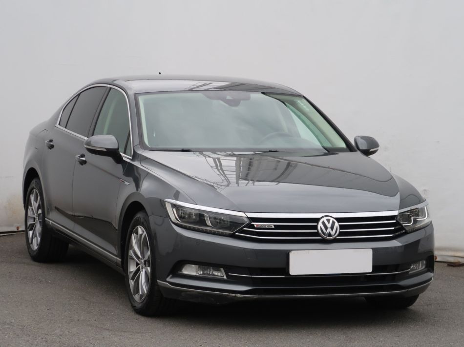 Volkswagen Passat - 2016