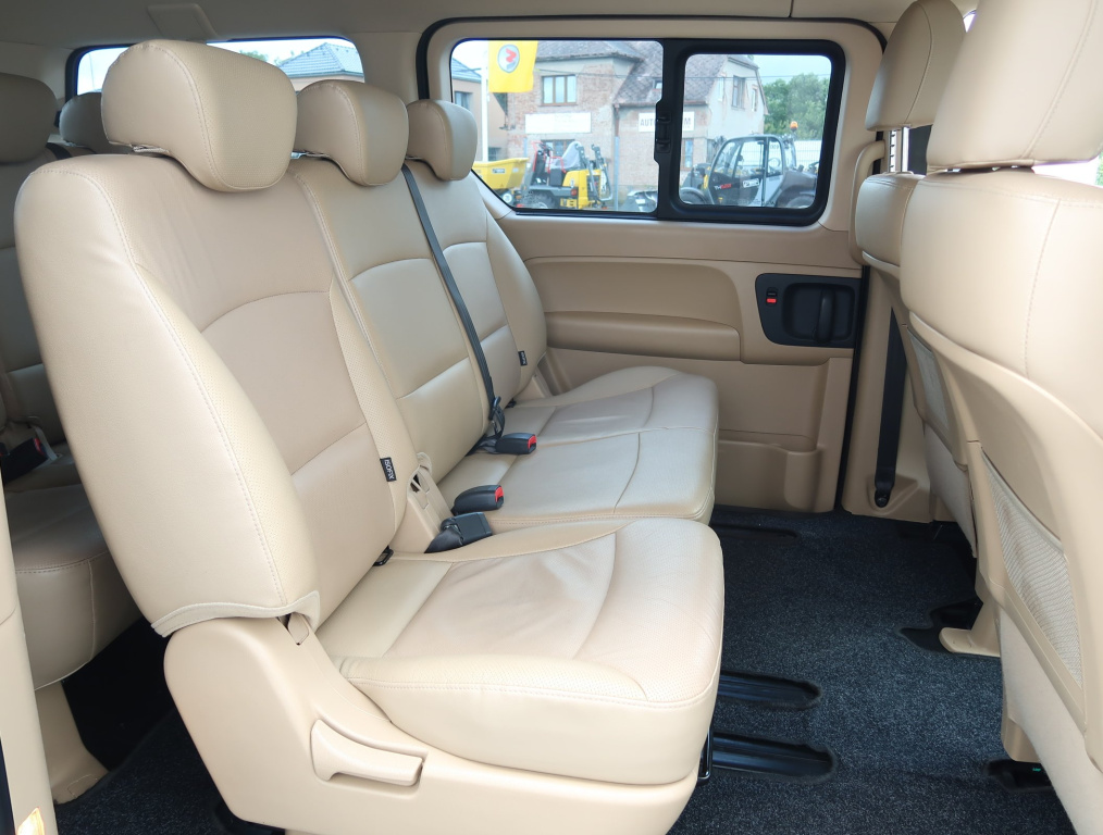 Hyundai H-1 Tour