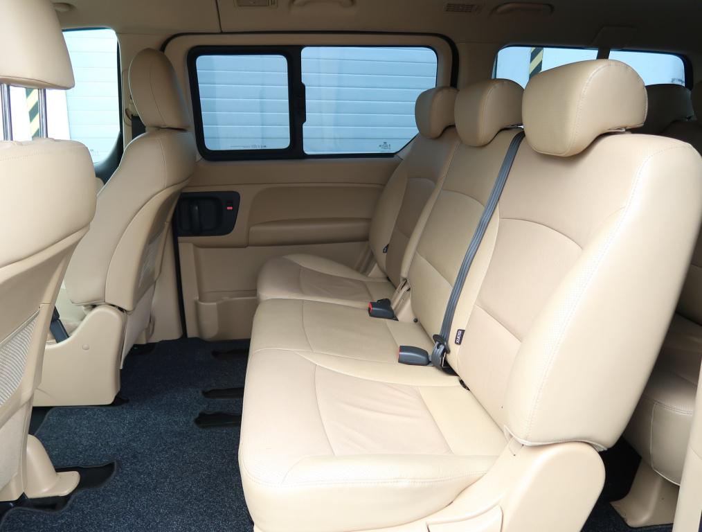 Hyundai H-1 Tour