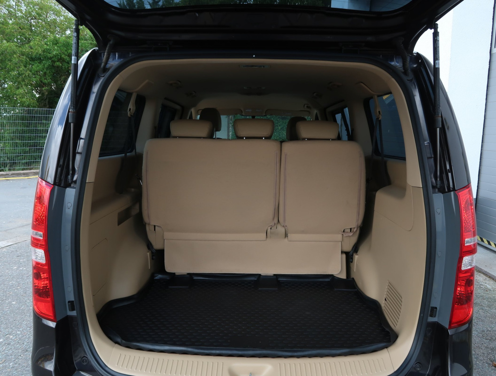 Hyundai H-1 Tour