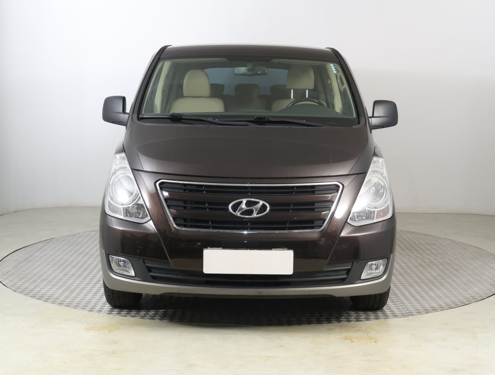 Hyundai H-1 Tour