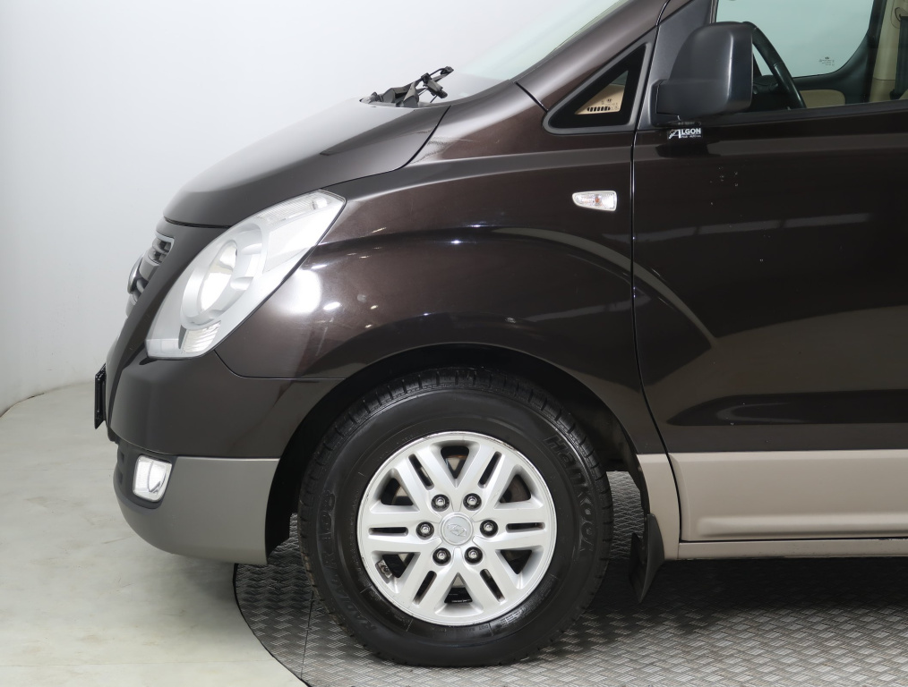 Hyundai H-1 Tour