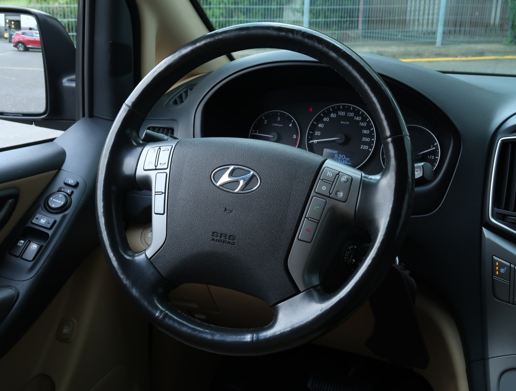 Hyundai H-1 Tour