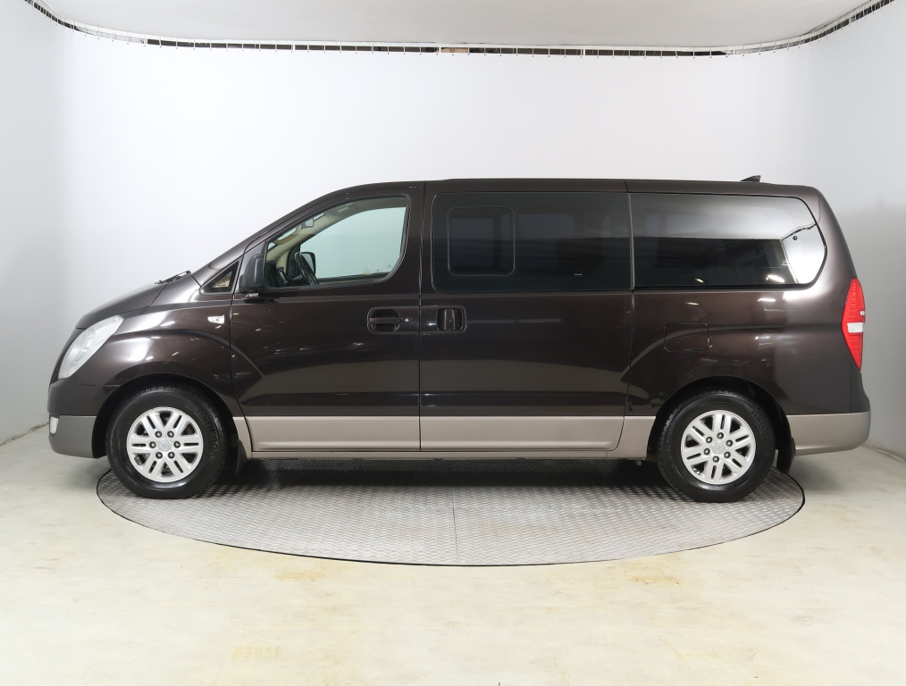 Hyundai H-1 Tour