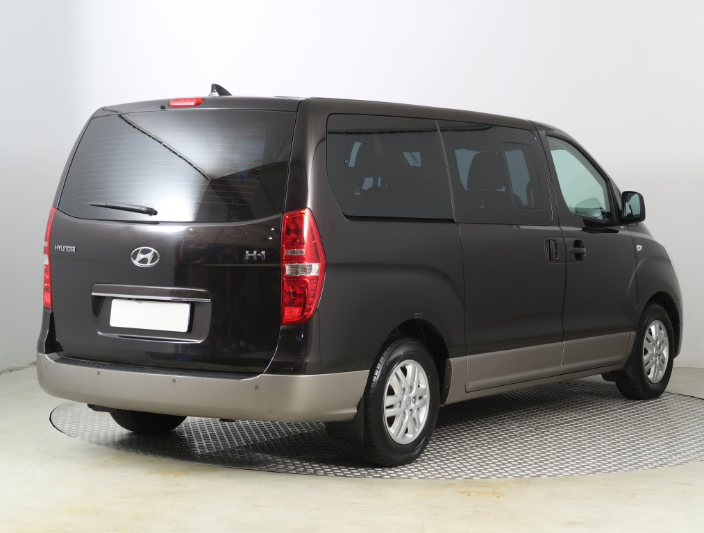 Hyundai H-1 Tour
