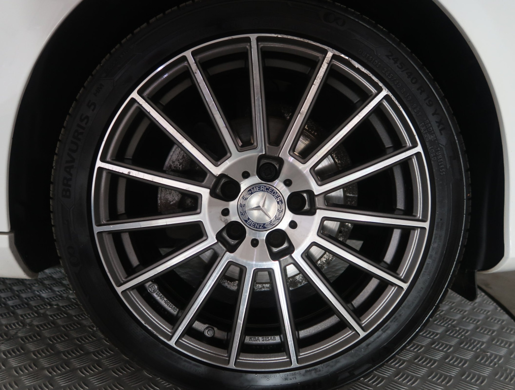 Mercedes-Benz E