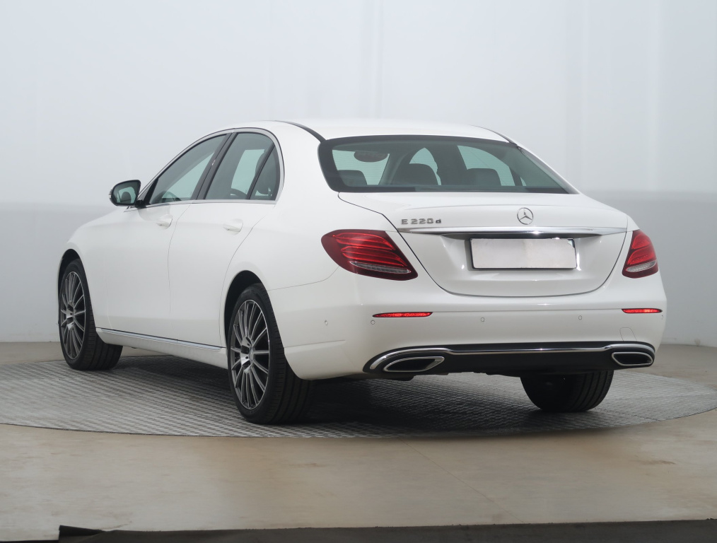 Mercedes-Benz E