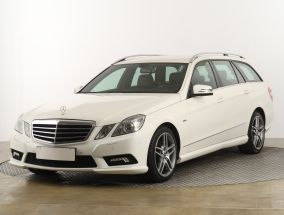 Mercedes-Benz E - 2010